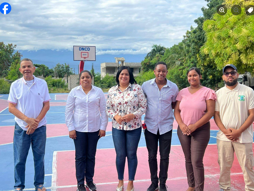 Alcaldesa recibe Comisión del Ministerio de Obras Publicas y Comunicaciones para hacer levantamiento de informaciones técnicas sobre construcción Multiuso