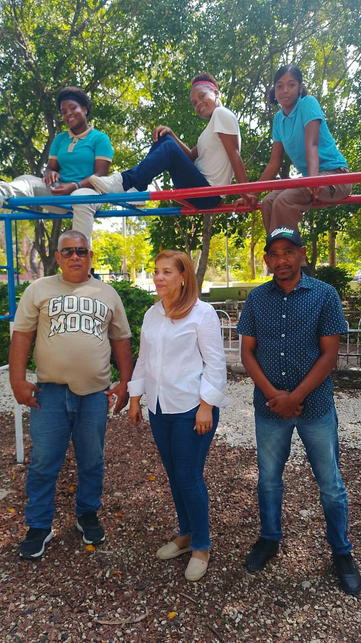 Alcaldía Municipal toma acción y realiza remozamiento y mantenimiento de toda el Área Infantil del Parque Central del referido municipio